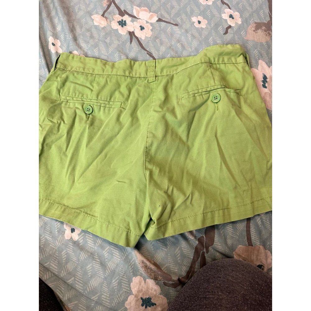6 FOR $10 Joe fresh size 4 green shorts - Picture 3 of 3